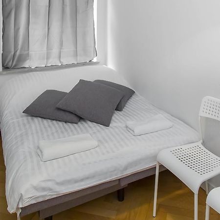 Metro Centrum Guest Rooms Warsawa Bagian luar foto