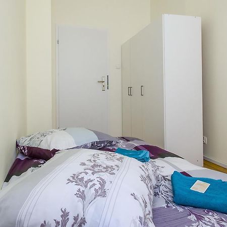 Metro Centrum Guest Rooms Warsawa Bagian luar foto